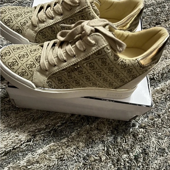 Guess Brown Multi Fabric Women's Flowurs Wedge Sneakers 9.5 Fashion Comfortable - Picture 8 of 8